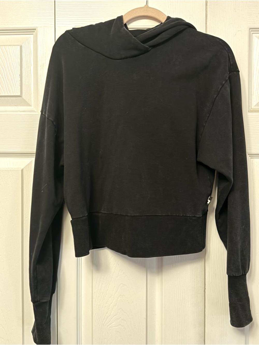 JoyLab Cropped Washed Black Hoodie